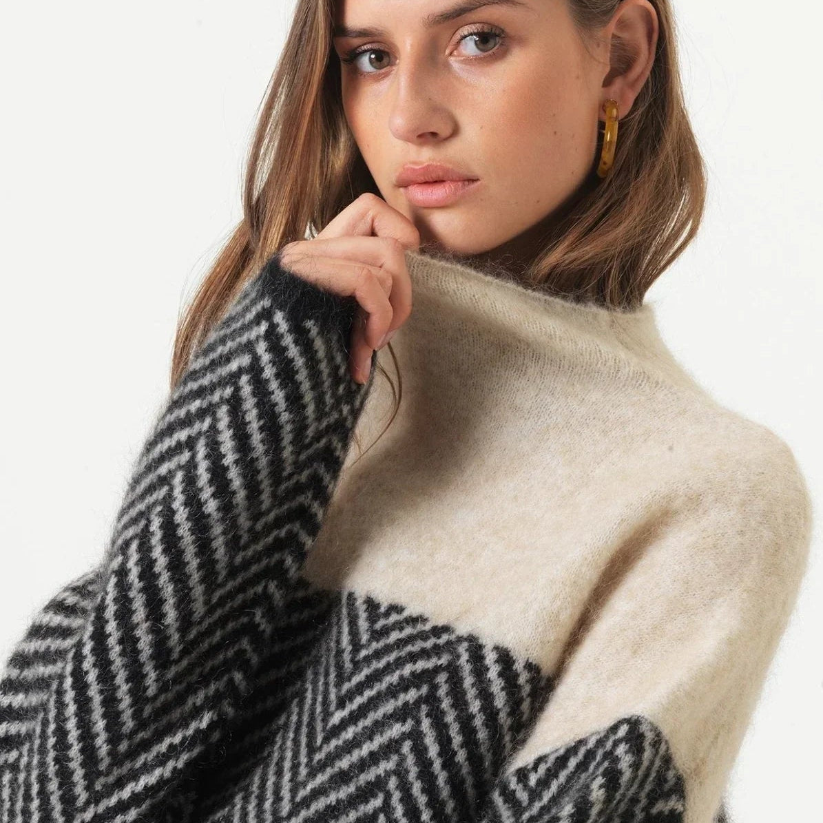 Alice™ | Trendy Oversized Turtleneck